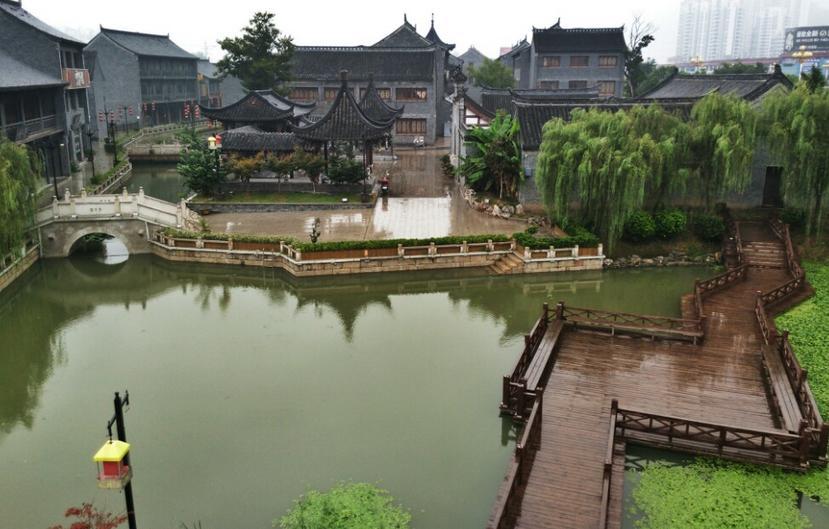 逃出小村落